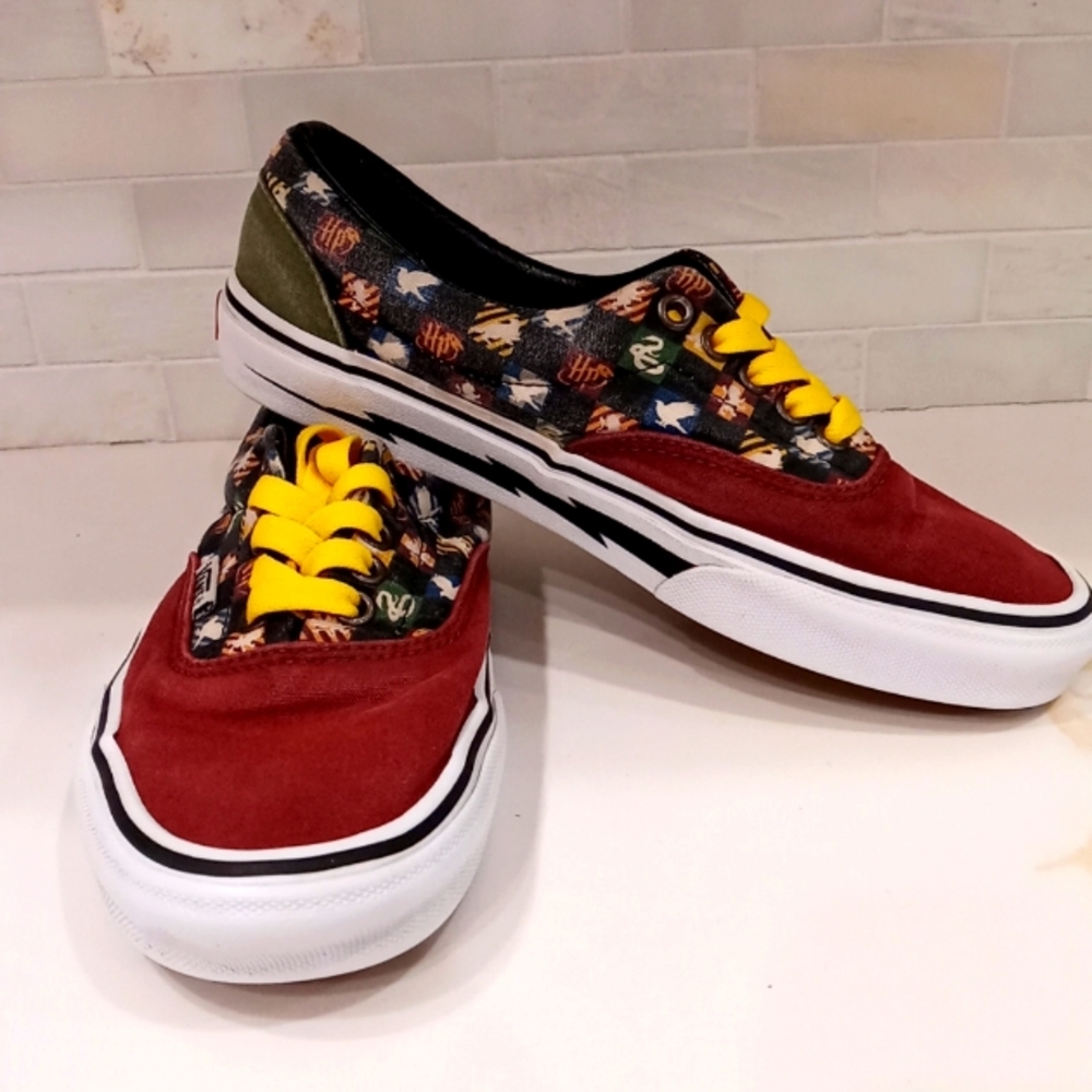 Harry Potter Vans Off The Wall Shoes Mens Size 6.5 Women Size 8 Lightening Bolt